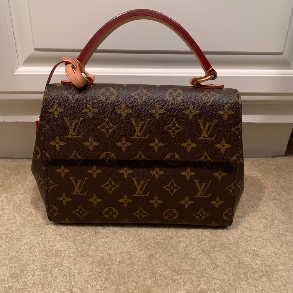 Pre loved Louis Vuitton Crossbody Cluny BB
